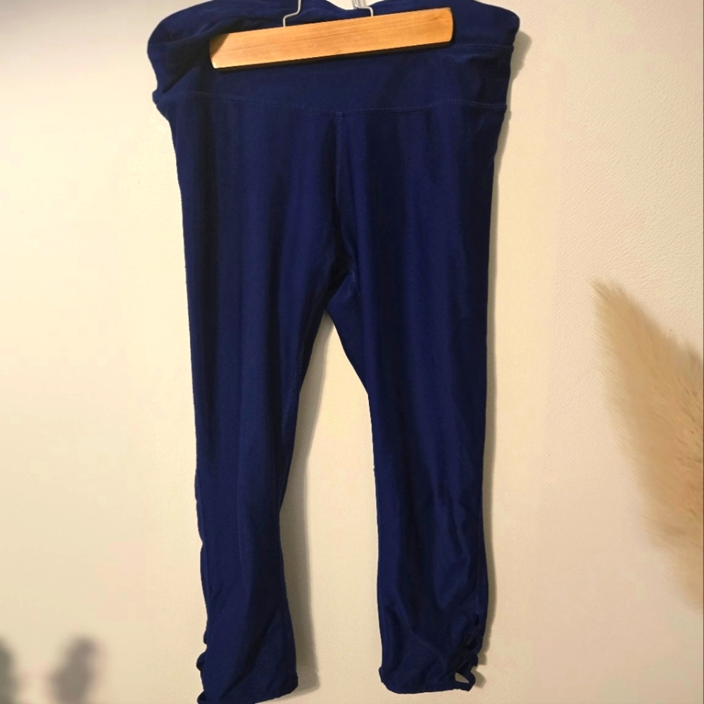 🟡 Blue Capri Leggings